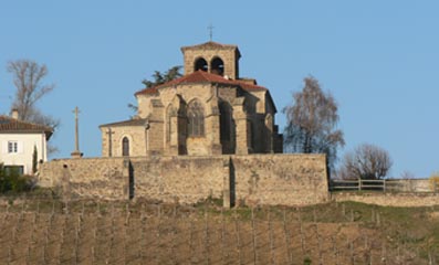 Vue de l'abside de l'église dédiée à saint Maurice