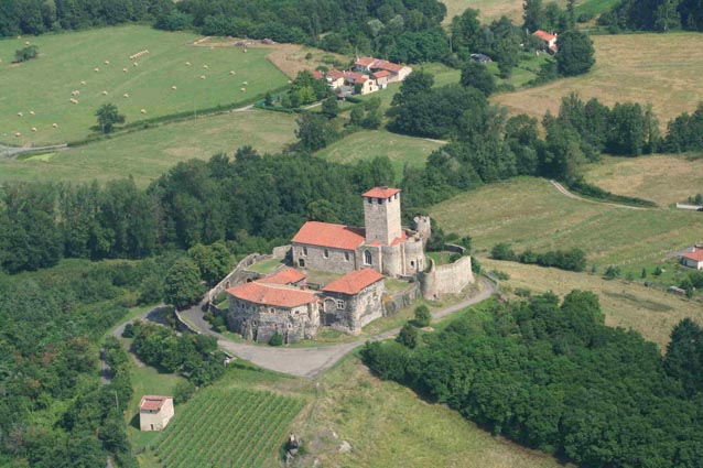 Vue aérienne du pic de Montverdun